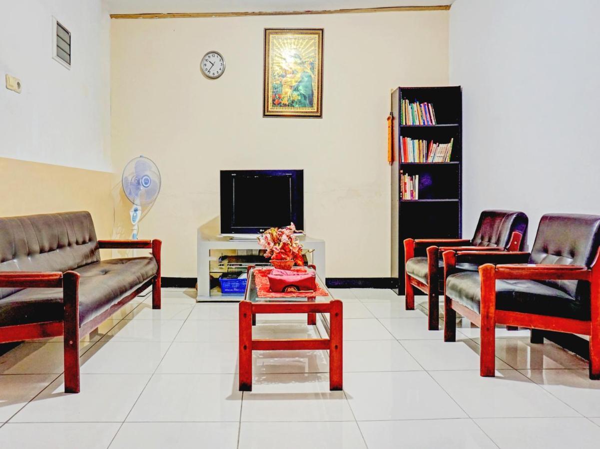 Spot On 90295 Simprug Residence 雅加达 外观 照片